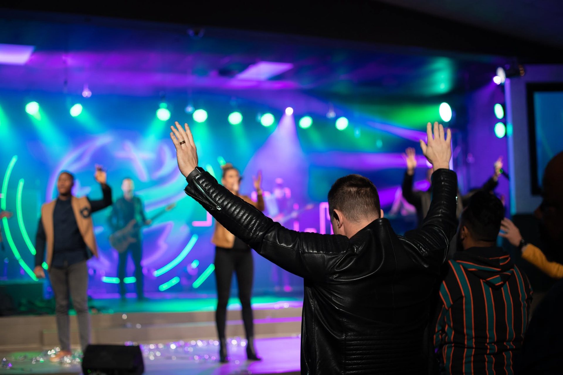 Worship on stage at His Vision Church
